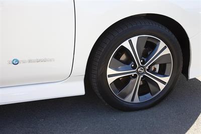 2019 Nissan Leaf - Thumbnail