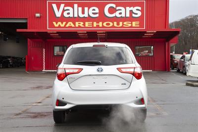 2019 Toyota Vitz - Thumbnail