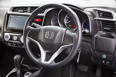 2015 Honda FIT - Thumbnail