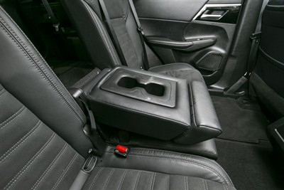 2022 Mitsubishi Outlander - Thumbnail