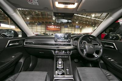 2022 Mitsubishi Outlander - Thumbnail
