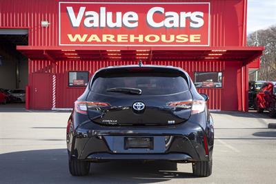 2018 Toyota Corolla - Thumbnail