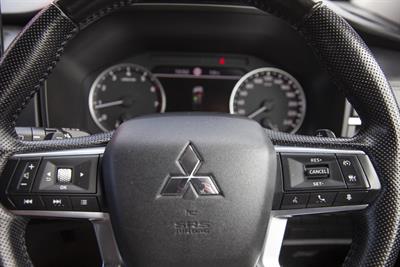 2022 Mitsubishi Outlander - Thumbnail