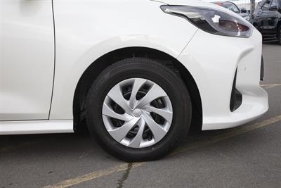 2020 Toyota Yaris - Thumbnail